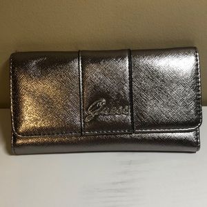 GUESS wallet